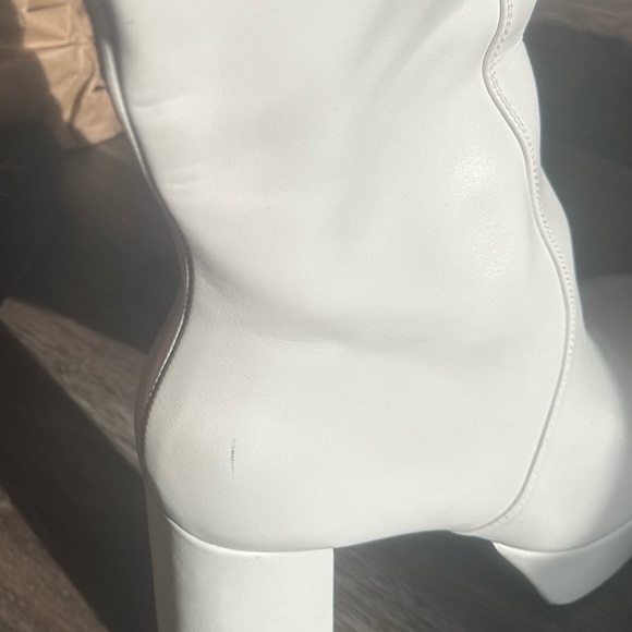 white lambda boots - Picture 2 of 3